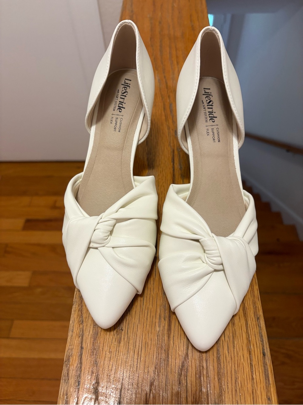LifeStride Abby White Pumps